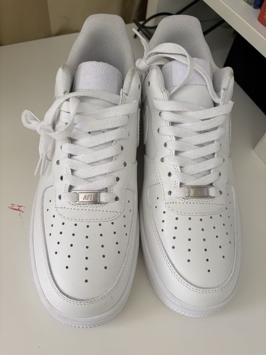 Adidasi air force 1 white