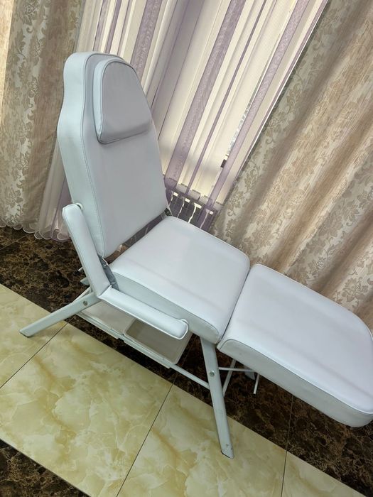 Кушетка косметолога