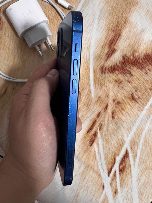 Продам IPhone 12 128gb blue