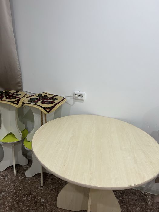 Продам стол со стульями