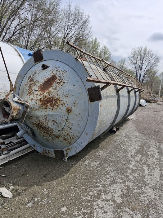 Силос для цемента.