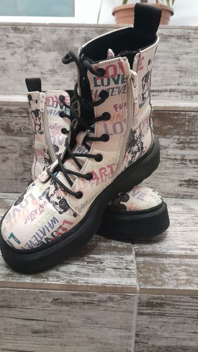 Ghetuțe fete,în stare foarte bună