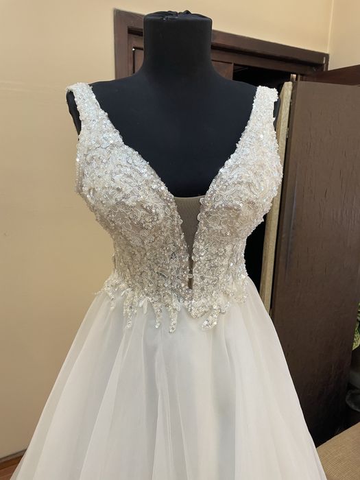 Сватбена рокля-бяла