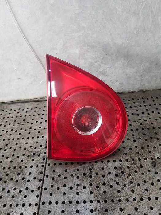 Stop tripla lampa stanga haion vw golf 5 1k hatchback 1k6945093e