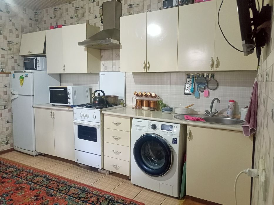Продам кухонный мебель