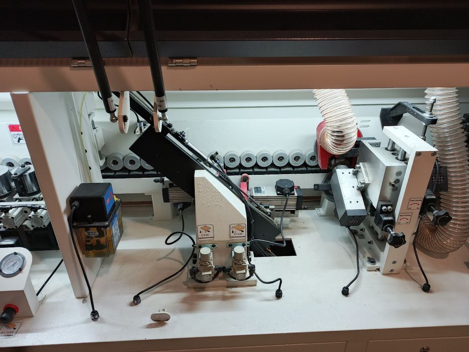 Кромкооблицовочный станок