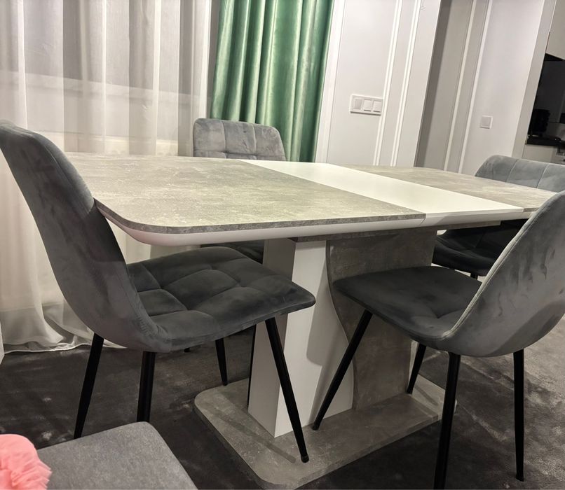 Masa living cu 4 scaune