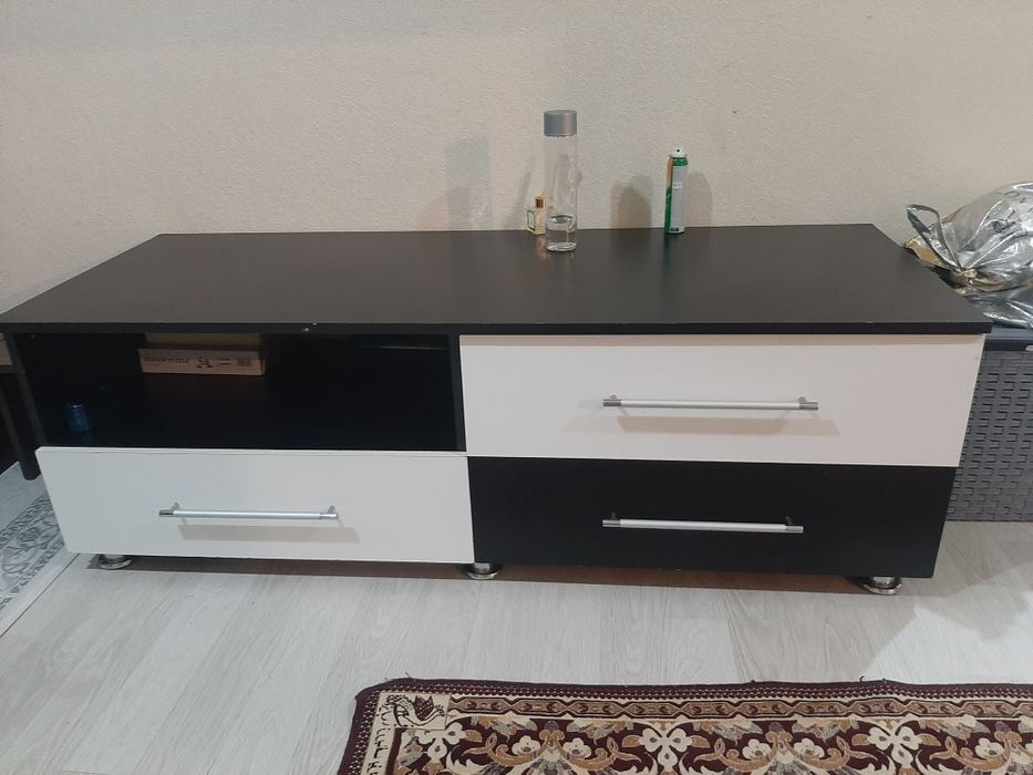 Продам тумба под телевизор