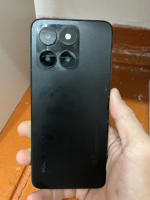 Продаеться телефон Honor X6a 128gb