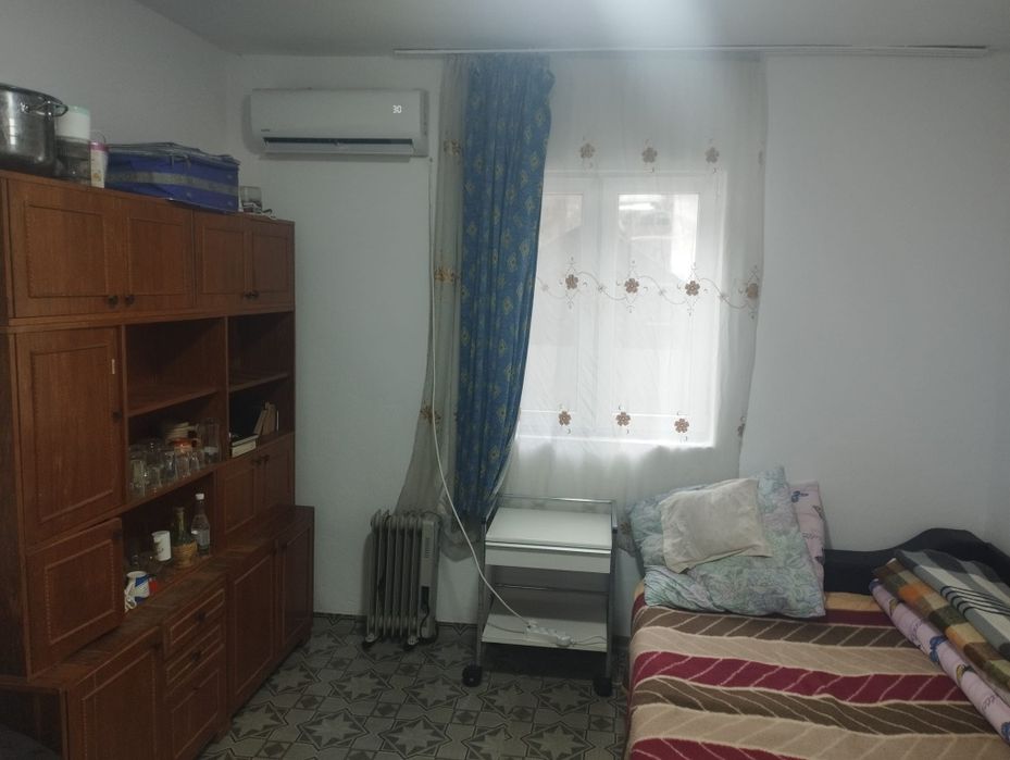 Închiriez garsionera