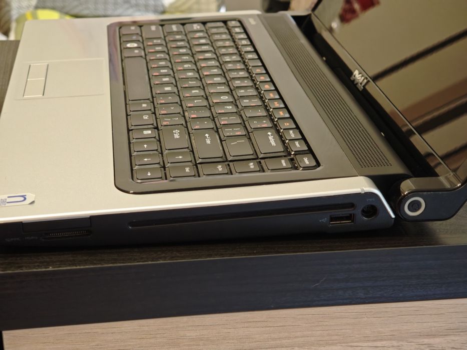 Лаптоп Dell studio 1555 за части