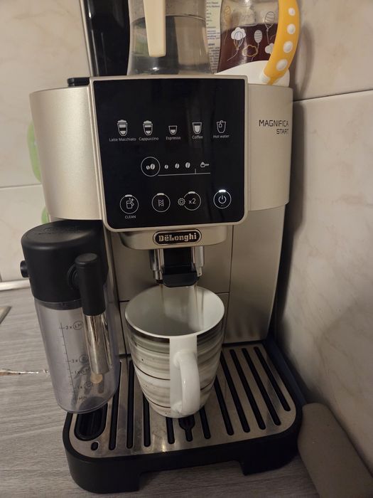 Aparat de cafea De'Longhi Magnifica