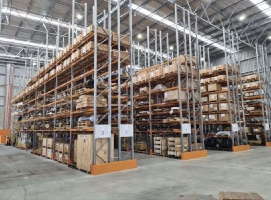 Vând rafturi metalice profesionale reglabile