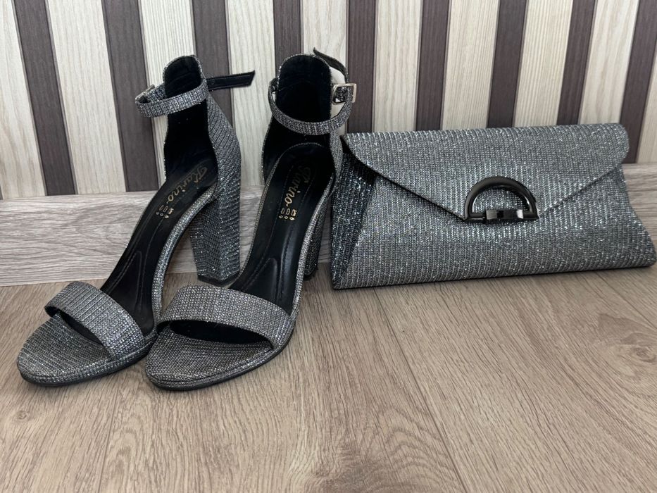 Обувки в комплект чанта