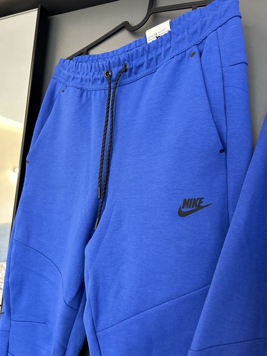 Чисто нов анцунг Nike Tech Fleece суитчър и долно
