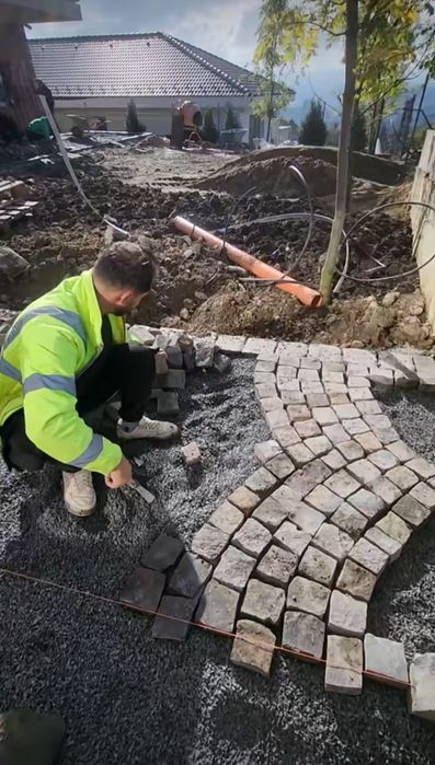 Vând piatră cubică naturală de pavaj istoric și montez