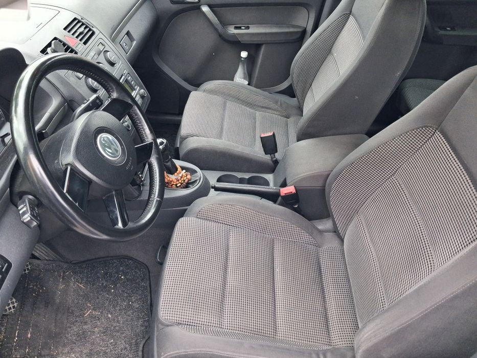 VOLKSWAGEN Touran 0 — imagine 5