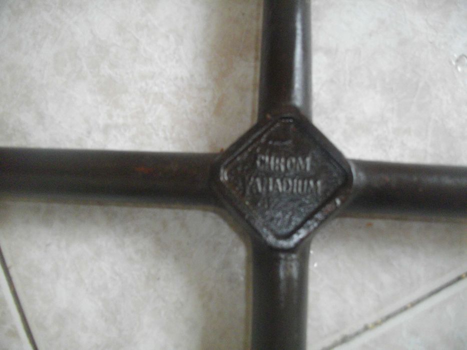 Голям Камионаджийски Ключ Кръстат Кръстачка Тресчотъчен Раздвижен Герм