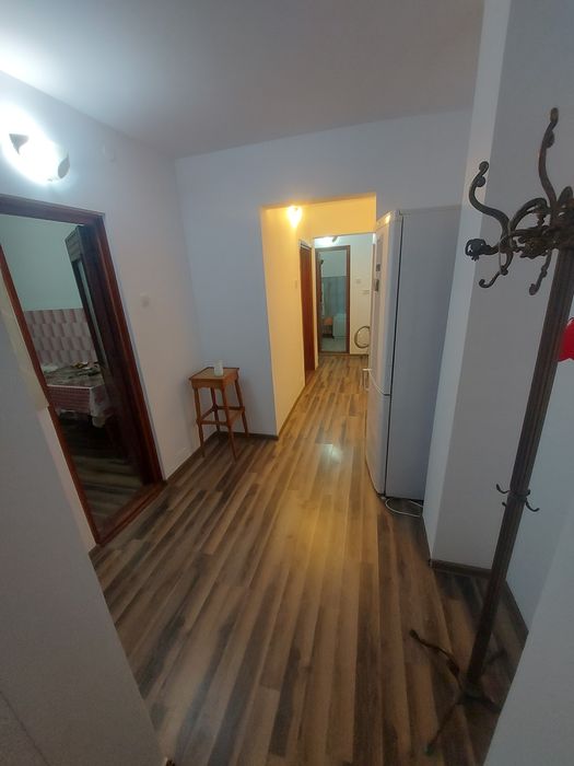 Inchiriez apartament 3 camere Crucea Garii