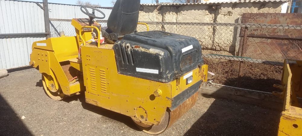 Продам вальцовый каток с вибратором 1,5 тн