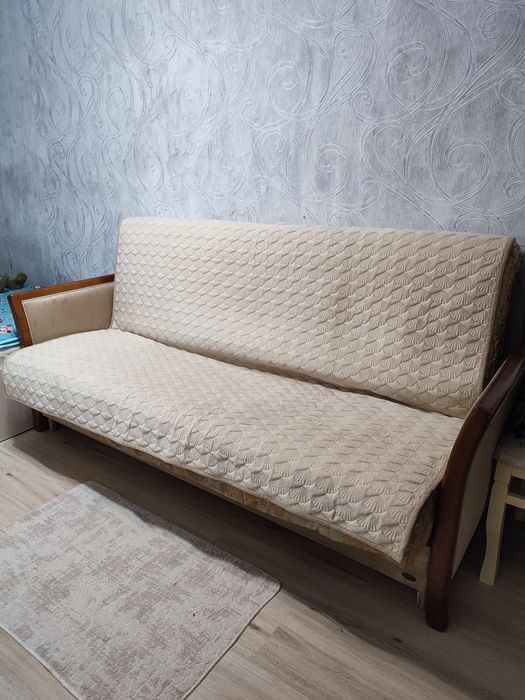 Диван б/у для гостиной