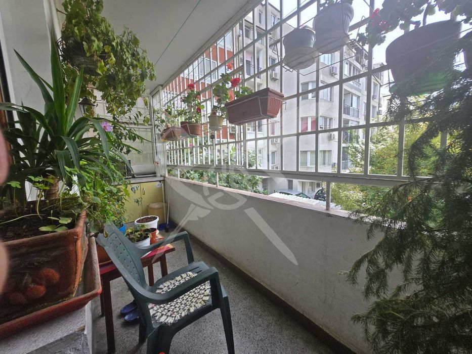 Продава се Многостаен апартамент в Бургас, Възраждане - 113 кв.м за 1549 €/кв.м - Снимка #1