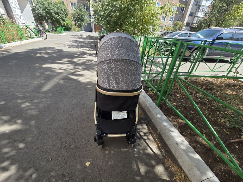 Детская коляска.
