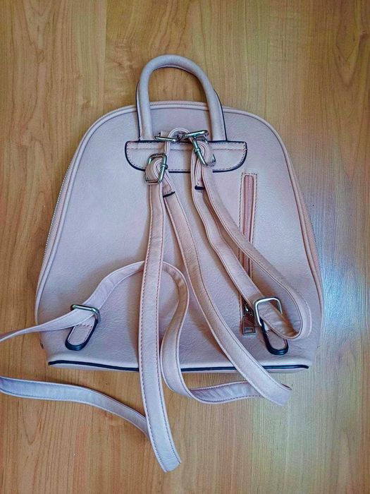 Раница в цвят Пудра НОВА