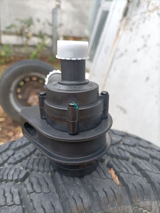 Pompa recirculare  auto