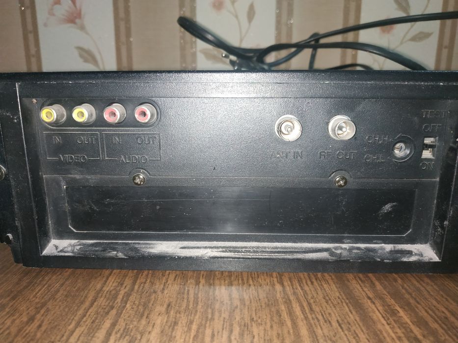 Видеомагнитофон DAEWOO DVR-3327D кассетный