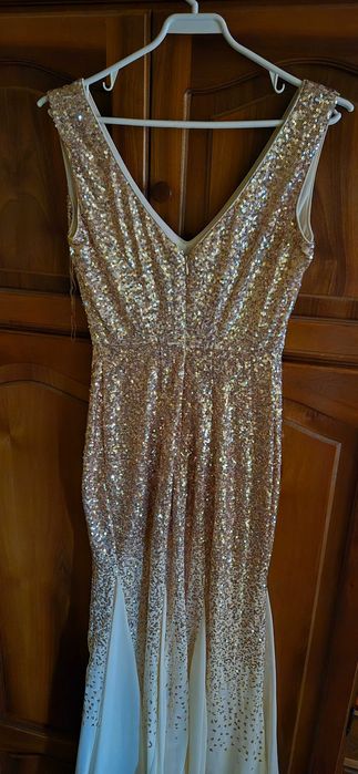 Rochie aurie cu paiete