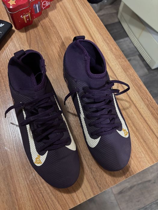 Бутонки за футбол