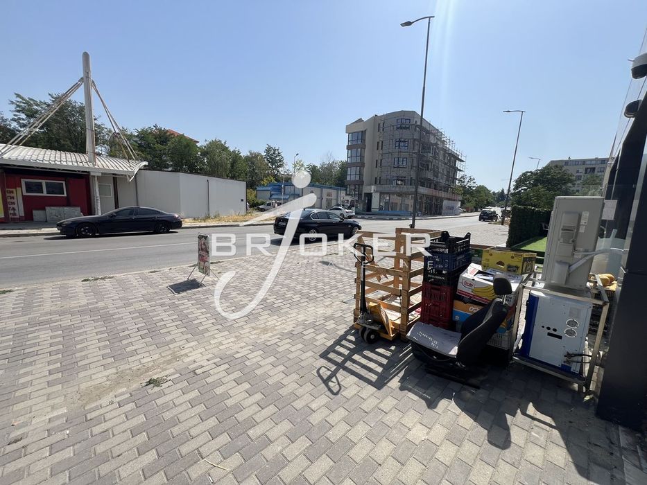 Дава се под наем Магазин в Кърджали, Център - 62 кв.м за 331.5 € - Снимка #6