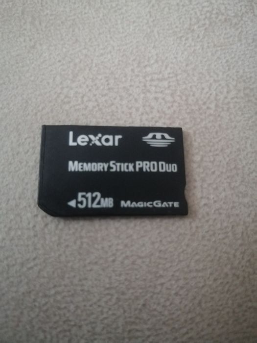 Card  memorie lexar