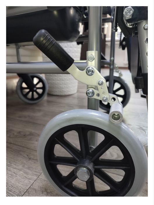 Продам кресло инвалидную коляску