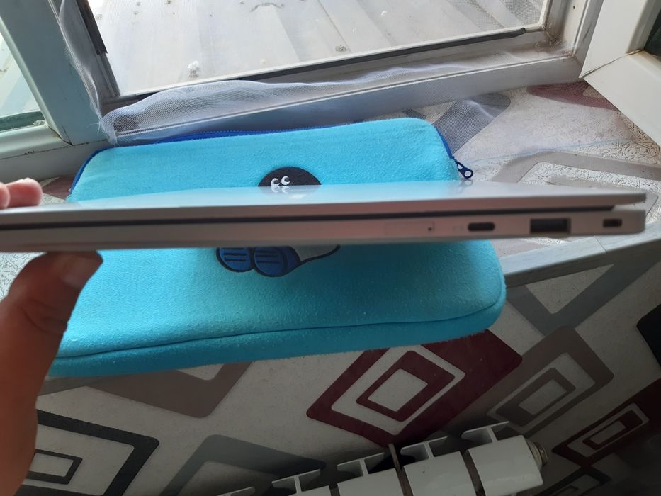 Ноутбук самсунг модел NT 345 XLA