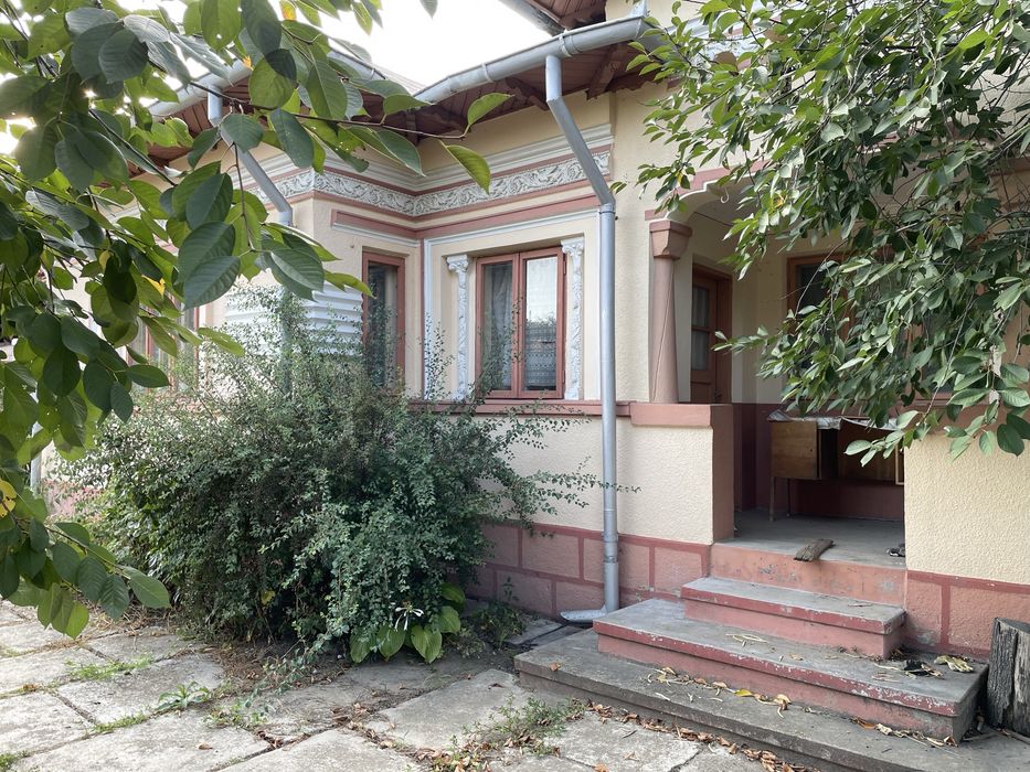 Casă cu teren 1.464 mp și anexe gospodărești – Priboieni, 8 km de Topoloveni