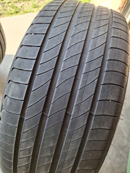 2 Anvelope de vara  235 45 18 Michelin