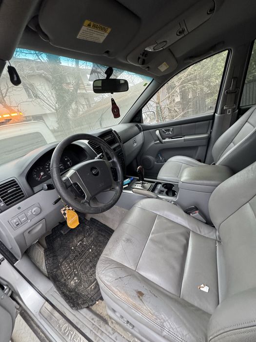 На части KIA sorento  2.5