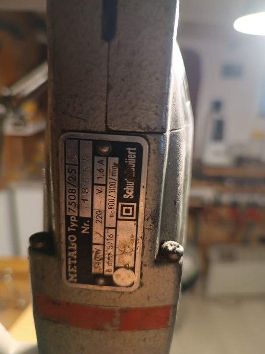 Стойка с бормашина