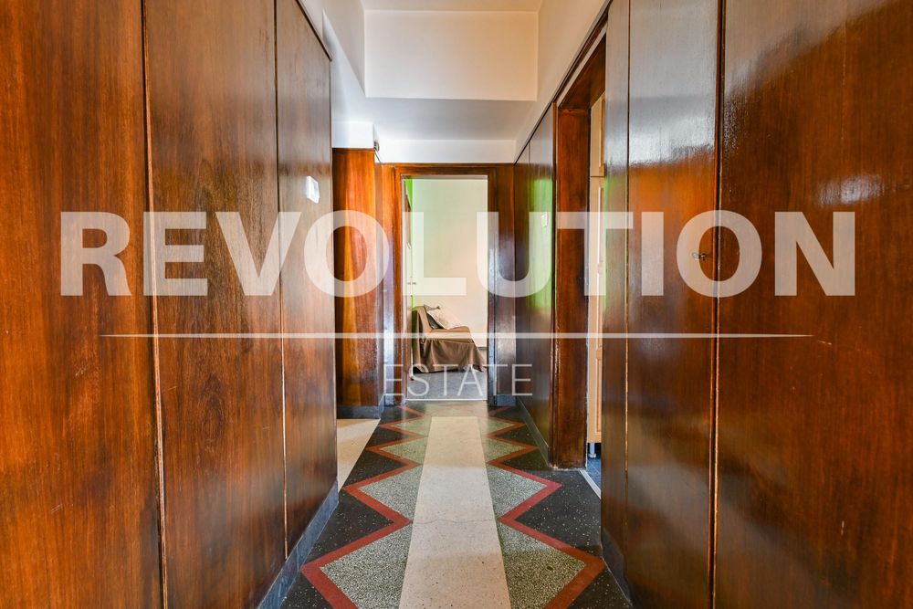 Дава се под наем Тристаен апартамент в София, Център - 135 кв.м за 1100 € - Снимка #8