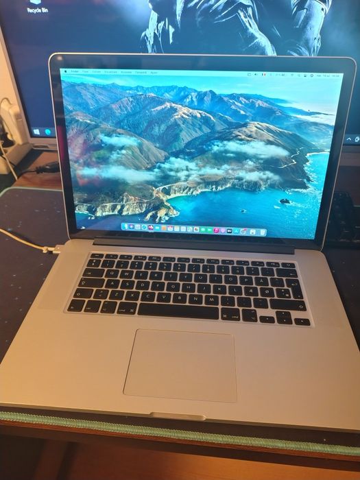 MacBook pro I7 ssd 1000 gb 16 gb ram