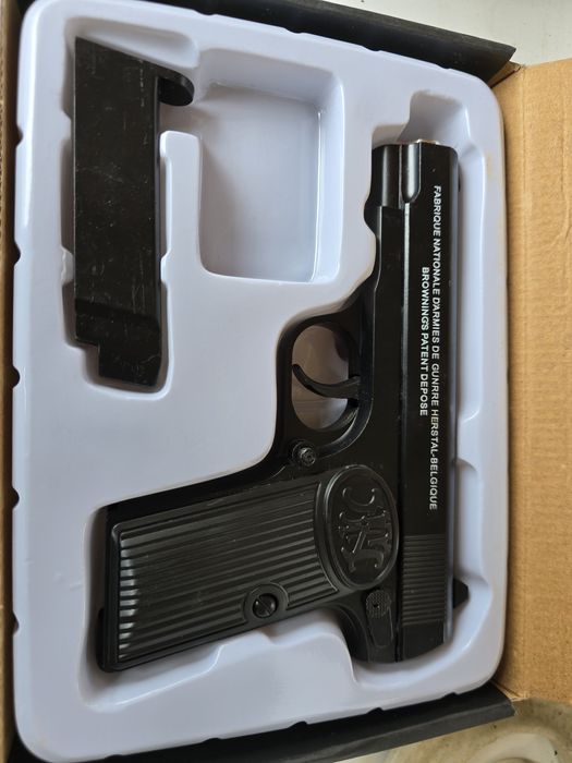 Airsoft пистолет