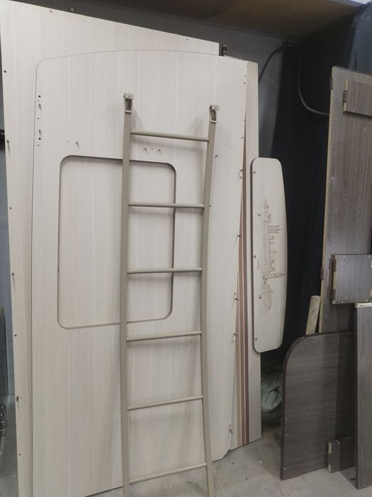 Продам  двуярусную кровать детскую