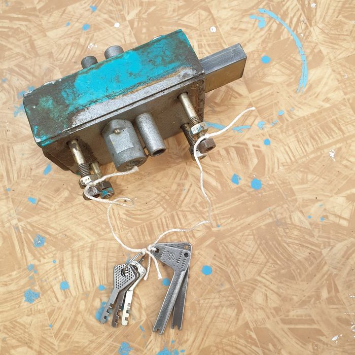 Гаражный замок внутренний