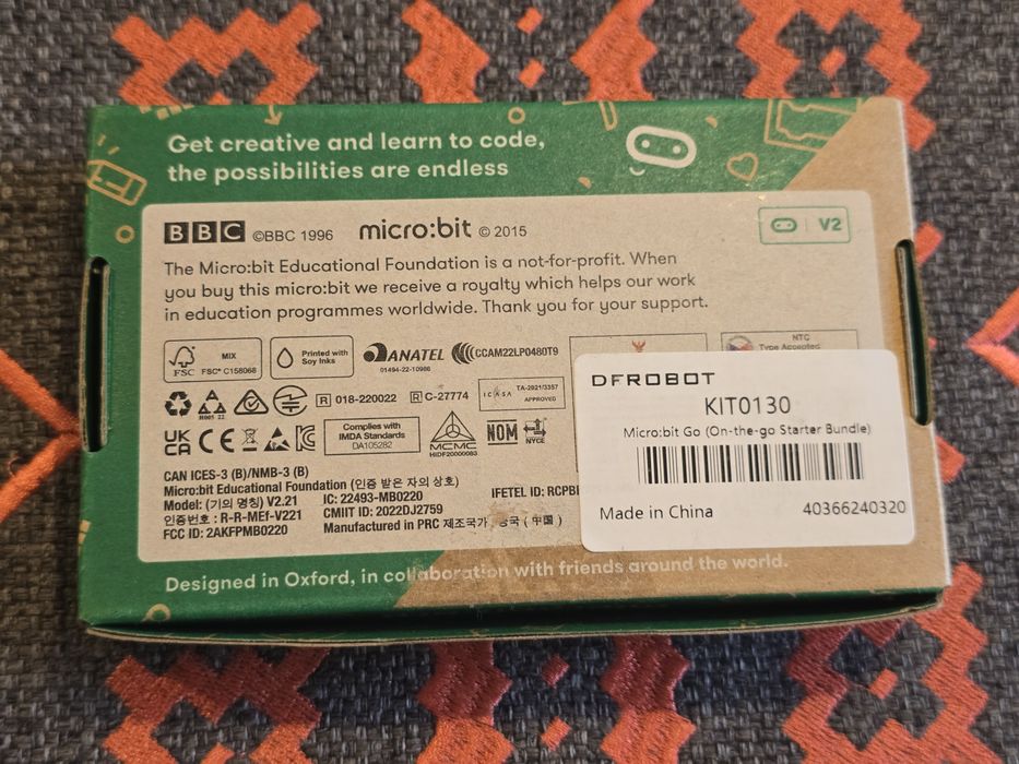micro:bit Go V2 (On the go Starter Bundle)

t Go V2

(on-

the-go

Sta