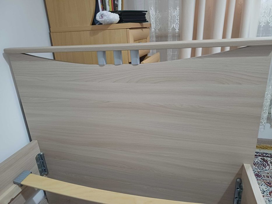 Кровать односпальная с матрацем