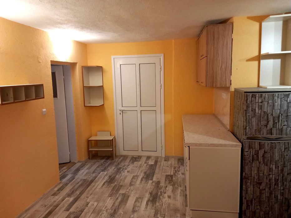 Дава се под наем Двустаен апартамент в Варна, Виница - 90 кв.м за 295.8 € - Снимка #1