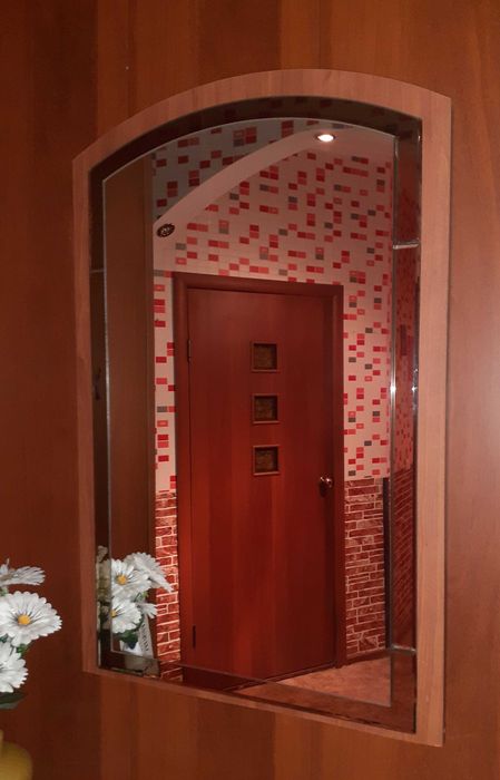 продам 2 зеркала на стену