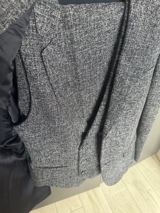 Продам костюм срочно